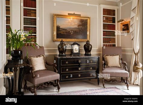 Living Room In Apartment Of Interior Designer Jennie Elias Stock Photo