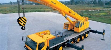 how to become a port crane operator