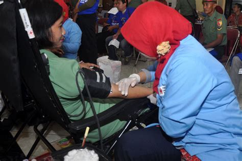 Peserta Donor Darah Hpn Di Pwi Jatim Membludak Suara Surabaya