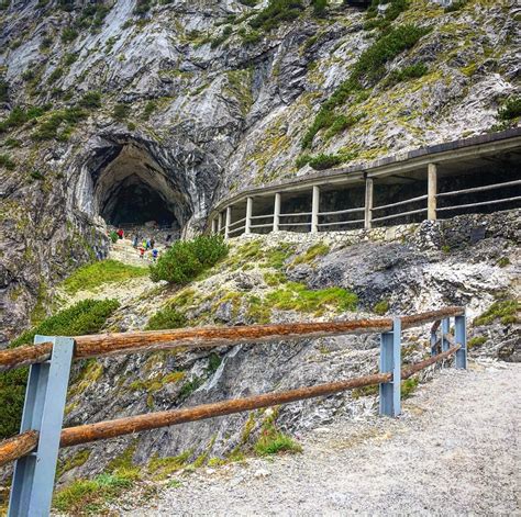 How to visit Eisriesenwelt Ice Cave in Austria – Tigrest Travel Blog