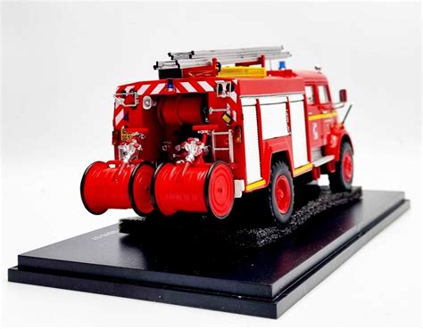 Camion De Sapeurs Pompiers Mercedes Benz Rocher Fpt Sdis