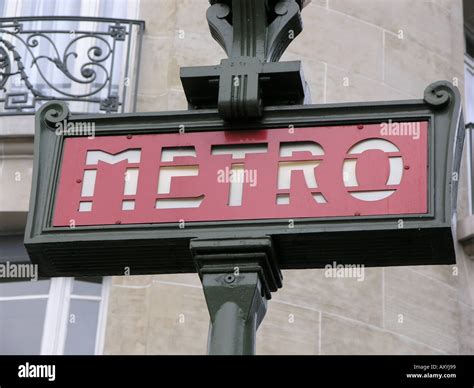 Metro sign Paris France Stock Photo - Alamy