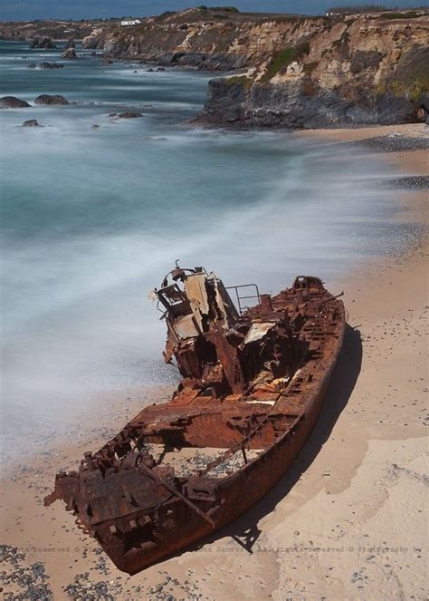 Pin By Maddy Blu On Relitti Abandoned Ships Abandoned Places