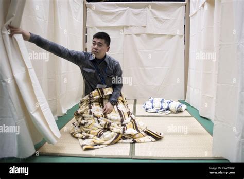 Foreign Residents Are Shown Experience What It S Like Inside A Shelter