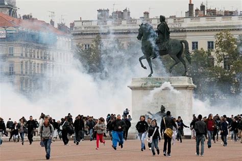 France Strike French Cities And Schools Burn As Youths Join Protest