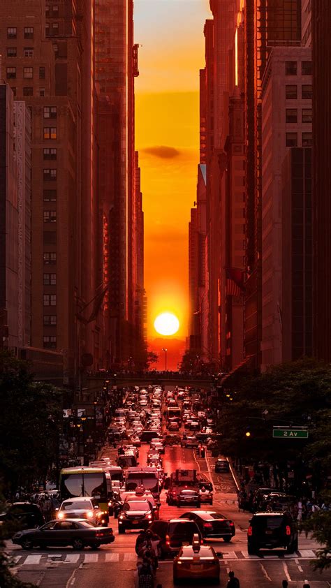 Manhattanhenge Sunset | New york sunset, Sunset city, New york city