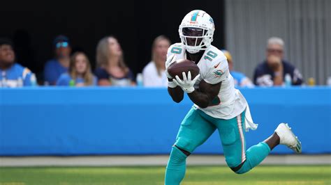 Dolphins Vs Patriots Most Popular Snf Prop Bets Tyreek Hill Jaylen