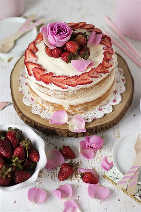 Van Lyali Lekl Naked Cake Damy S Kitchen