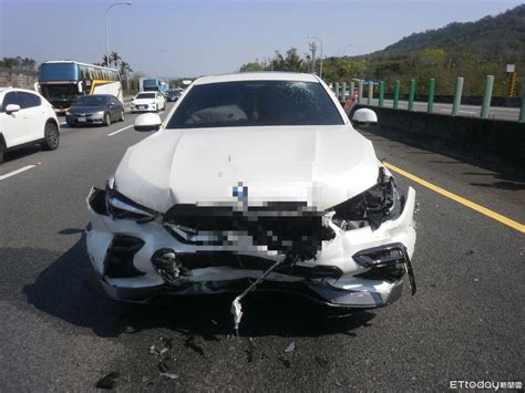 [新聞] 百萬bmw慘了！國1銅鑼段自動駕駛猛衝緩撞車 車頭全爛畫面曝 看板 Car Mo Ptt 鄉公所