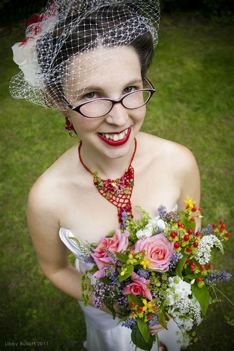 Forget Your Contacts And Bask In These Brides Wearing Glasses On Their Wedding Days Offbeat