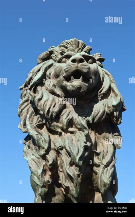 Lion Sculptures Hi Res Stock Photography And Images Alamy