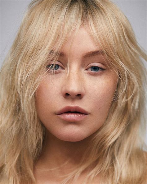 How To Get Christina Aguilera's No Makeup Look - A&E Magazine