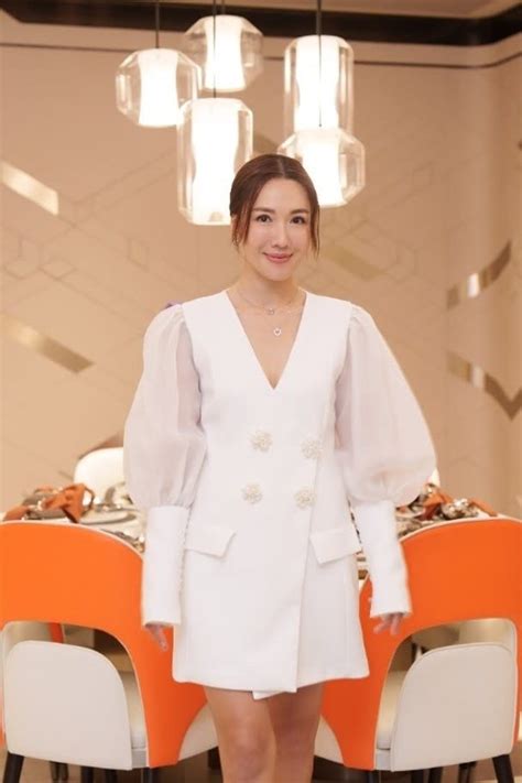 李施嬅美國完婚 押後出發衝視后