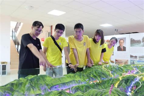 建工学院暑期社会实践队在临港社区东川区水利水电规划馆参观学习 昆明理工大学建筑工程学院