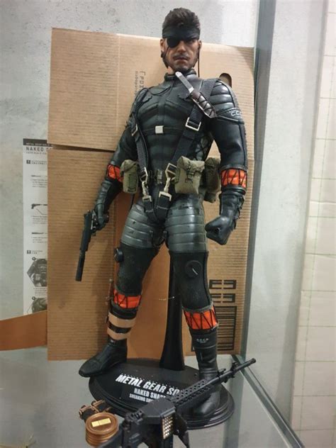 Hot Toys Naked Snake 100 Authentic On Carousell