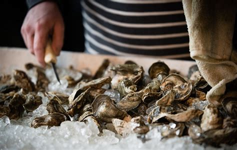 How To Shuck An Oyster Eataly