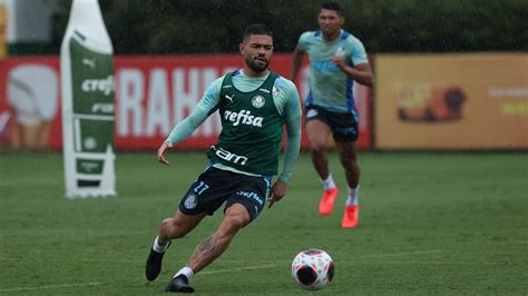 Sobe chuva Palmeiras completa segundo período de treinamentos técnicos