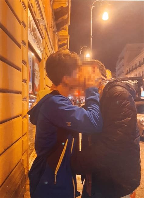 Il Bacio Gay A Rischio Censura La Giovane Autrice Della Foto Esprime