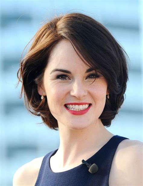 Le Carr Sage De Michelle Dockeryune Coupe Au Top Tant Dans La Ligne