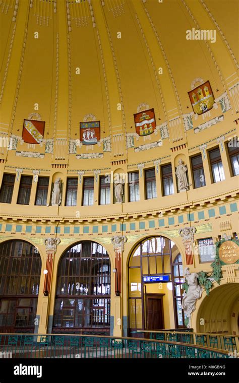 Interior of the Prague Main Railway Station Stock Photo - Alamy