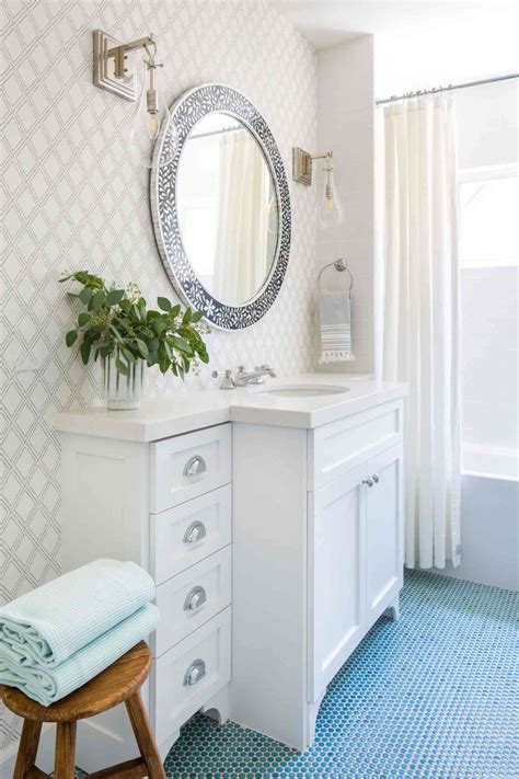 24 Bathroom Wallpaper Ideas That Will Transform Your Space