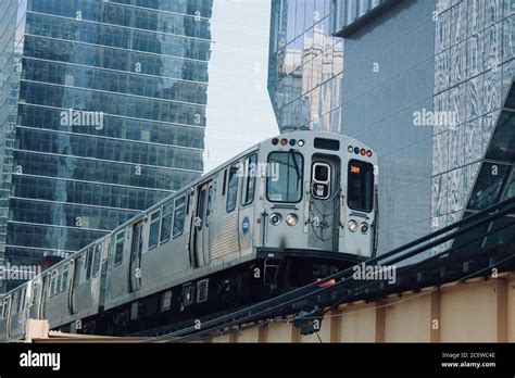 CTA train on the green line in Chicago Stock Photo - Alamy