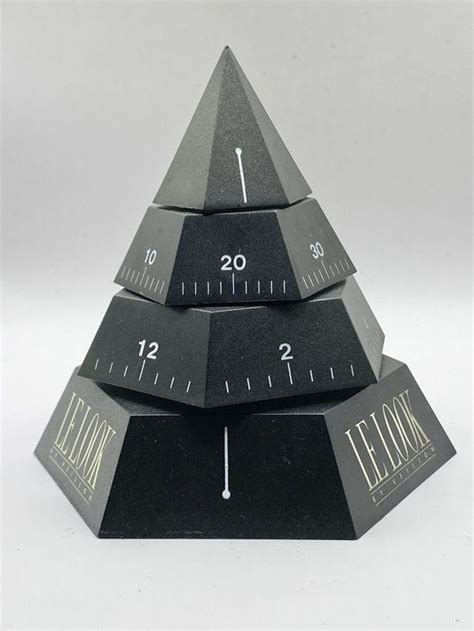 Horloge Pendule Design Concept Pyramide Le Look By Veillon Kaufen Auf