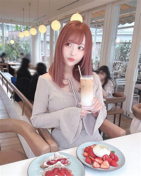 神楽ひなこさんのインスタグラム写真 神楽ひなこinstagram「🍓美味しすぎた♡♡ 久しぶりにカフェ行けて嬉しい🪴