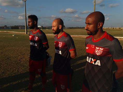 CRB Contrata Lateral Regulariza Meia E Apresenta Novos Jogadores Crb