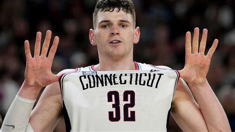 Donovan Clingan Is Leaving Uconn For The Nba After Two Seasons Two