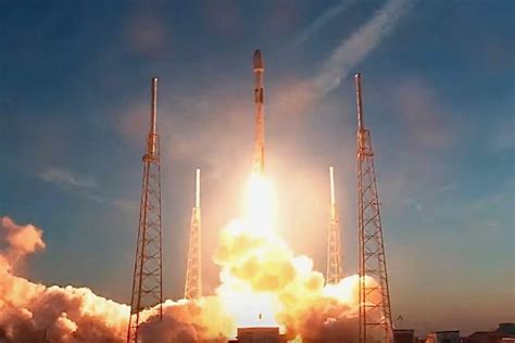 SpaceX lança mini satélites Starlink V2 que quadruplicam o poder