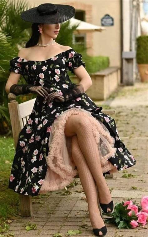 Pin By C7 Lobjoit On Femmes Et Accessoires In 2024 Vintage Dresses