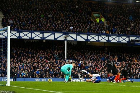 Everton Vs Chelsea Calvert Lewins Brace Shocks Lampards Team