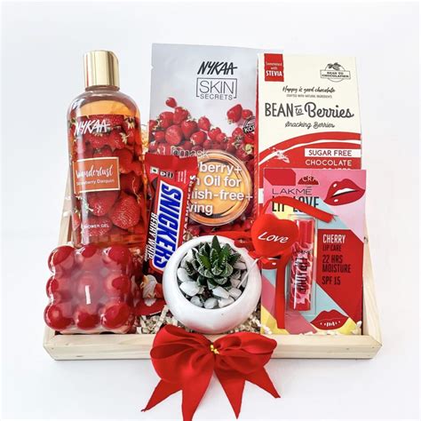 Buy Best Valentines Day Gift Hampers For Her Online