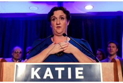 Katie Porter A Rising Star In Congress Finds Herself Chairless