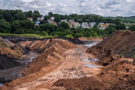 Epa Announces Crackdown On Toxic Coal Ash From Landfills The New York Times