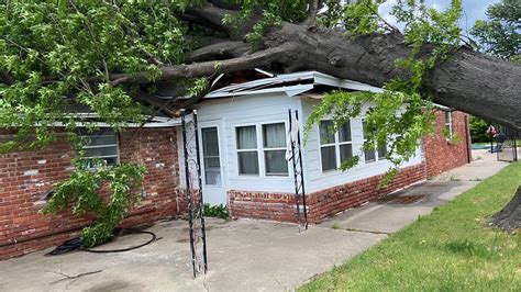 High Winds Leave Thousands Without Power In Okc