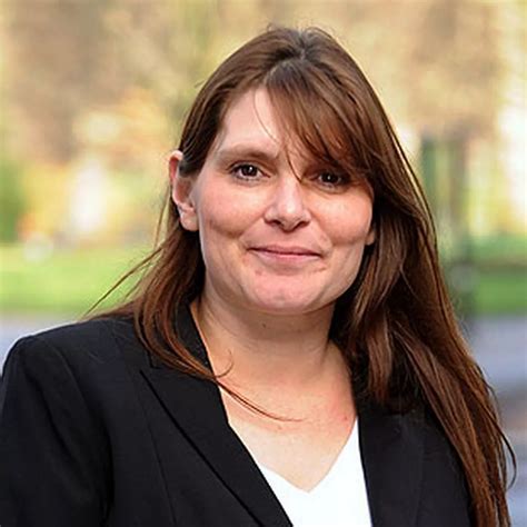 4 Hot Sexy Sarah Payne Bikini Pics