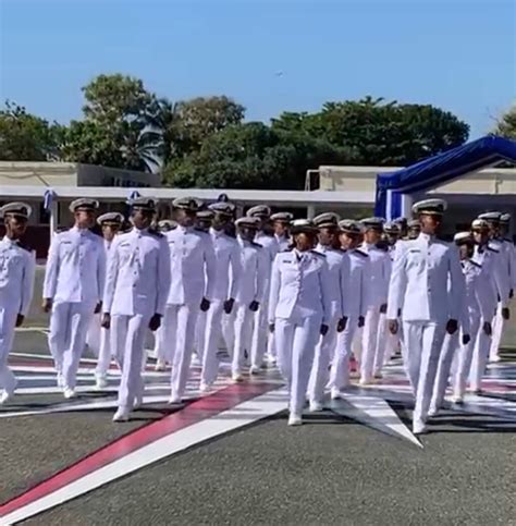 Abinader Encabeza Ceremonia De Graduación De 31 Damas Y Caballeros