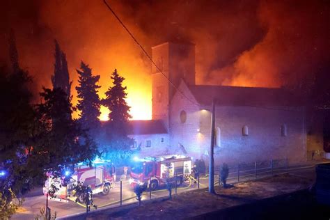 VIDEO Samostan na Čiovu je potpuno izgorio Čudotvorno raspelo ostalo