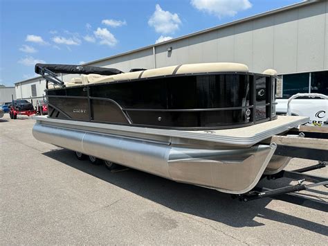 New 2023 Crest Classic DLX 220 SLC 48430 Fenton Boat Trader