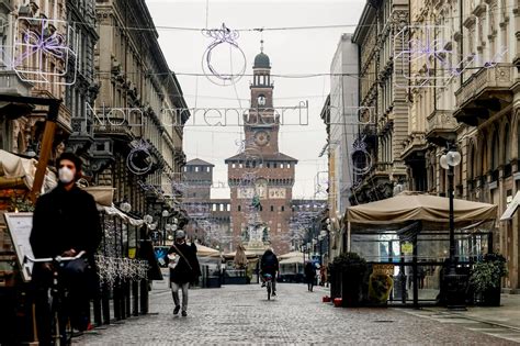 Lombardia zona gialla è conto alla rovescia Regole più soft per i