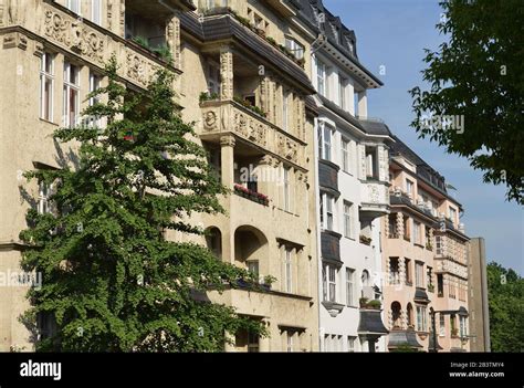 Altbauten Nymphenburger Strasse Schoeneberg Berlin Deutschland