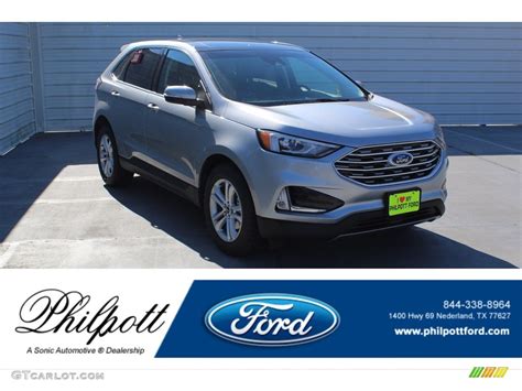 Iconic Silver Metallic Ford Edge Sel Photo