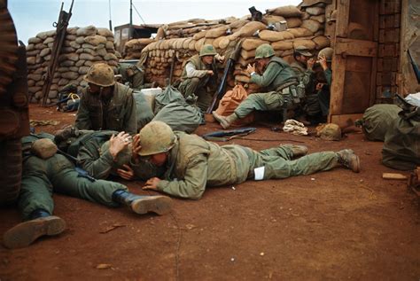 american-marines-take-cover-during-vietnam-war - Vietnam War: Tet Offensive Pictures - Vietnam ...