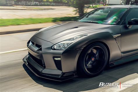 Nissan GT R With 20in Vossen M X6 Wheels And Michelin Pilot Sport 4S