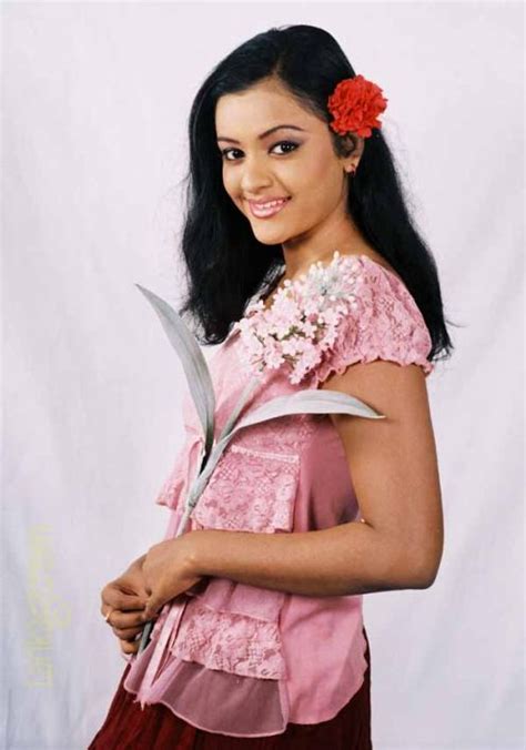 HOT PICTURES LK Oshadi Hewamadduma