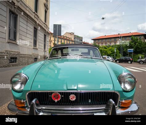 Green convertible hi-res stock photography and images - Alamy