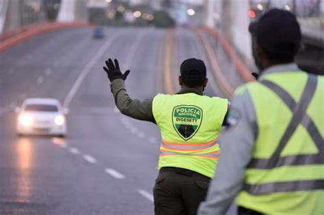 Este Lunes El Toque De Queda Se Inicia A Las De La Tarde Amoamao