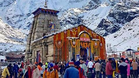 Kedarnath Avalanche Mass Of Snow Breaks Down Behind Kedarnath Temple